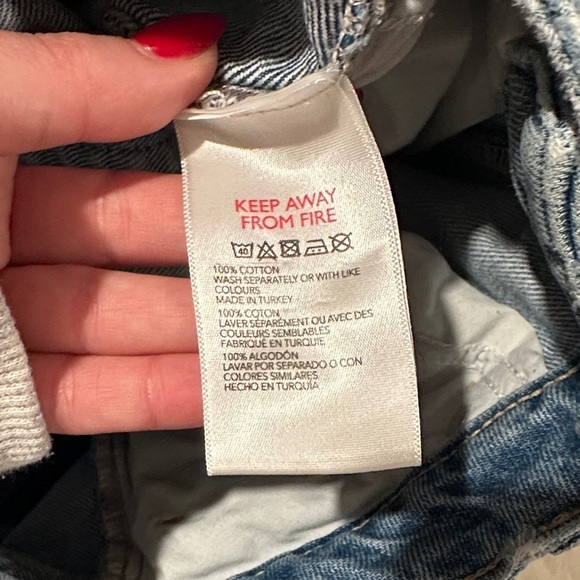 BDG By Urban Outfitters Distressed High Waisted Mom Jeans Size 24 - Picture 7 of 9